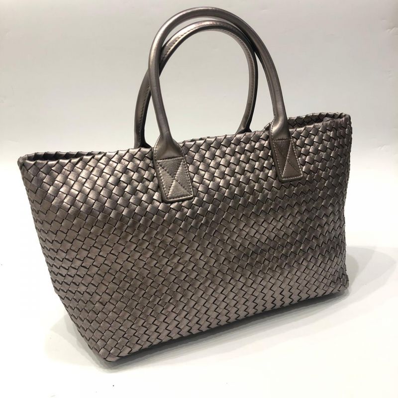 Как выбрать сумку Bottega Veneta: советы по стилю и материалам